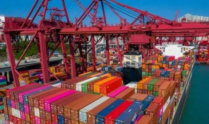 船公司上調費用，跨太平洋運價跳漲再創新高！集運市場面臨的挑戰持續到下一年