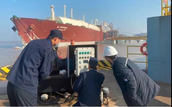 注意！受寒潮大風影響，港區暫停空箱進提箱作業！