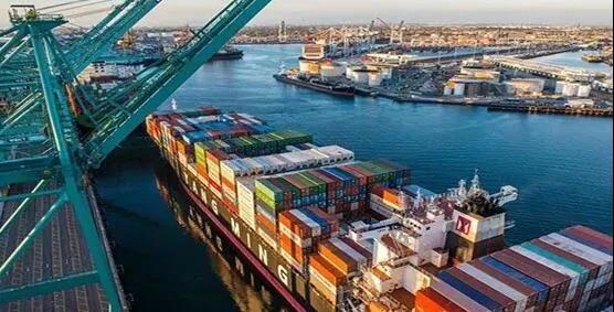 美西港口擁堵加劇,貨物堆積延遲交付,貨船排隊長達兩周待泊