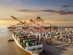 全球集裝箱短缺50萬TEU，美線報價13000$！飆升運費給經濟復蘇帶來阻力