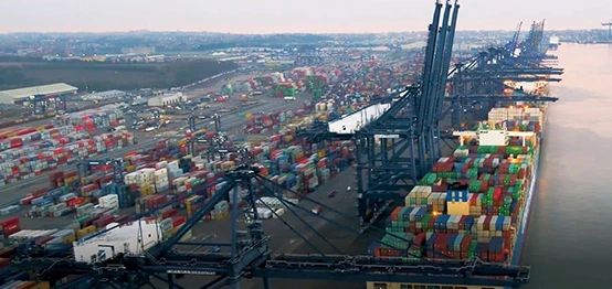 缺箱即將結(jié)束？運費從1600到1萬英鎊翻6倍，看看英國進(jìn)口商和貨代痛苦遭遇