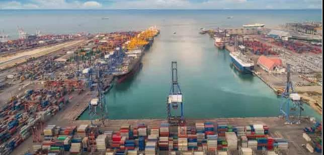 "不運(yùn)貨, 運(yùn)空箱!" 10倍利潤(rùn)驅(qū)使, 船公司實(shí)力上演"搶箱"大戰(zhàn)! ... 反正橫豎都是賺！