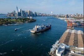 集裝箱船供應(yīng)緊張！租船費用創(chuàng)13年新高，這家船東預(yù)計今年收益增長