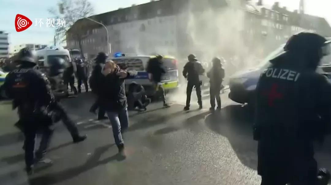 外貿(mào)預(yù)警!美國(guó)多地游行集會(huì),德國(guó)、英國(guó)上萬(wàn)人反疫情封鎖大游行!這些港口被進(jìn)口貨物擠爆……