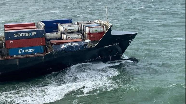 事故丨一艘貨船丟失5個集裝箱，甲板上部分集裝箱倒塌