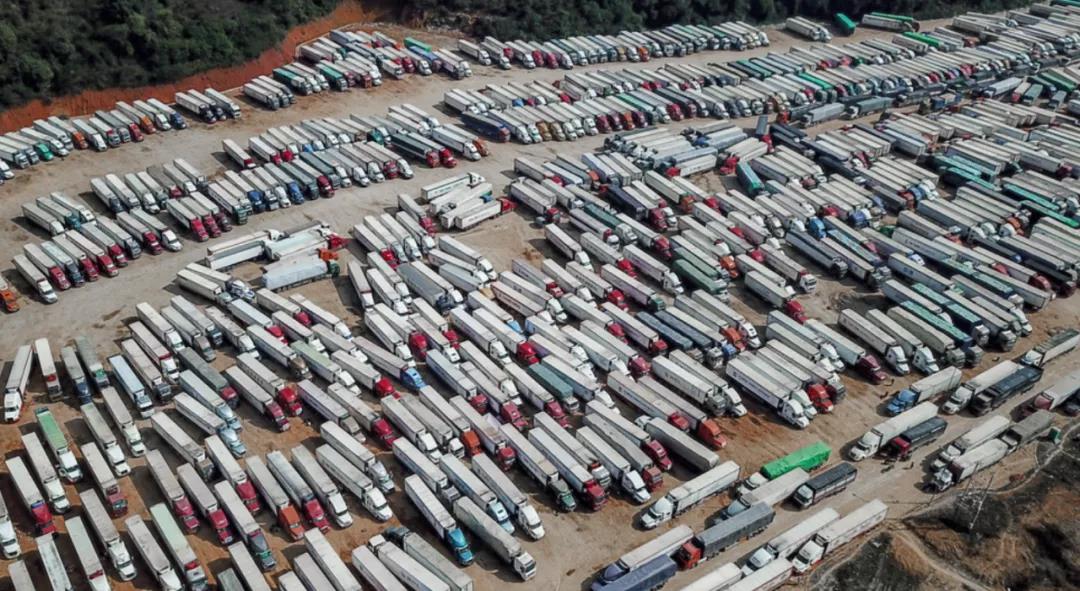 大擁堵!約5000集裝箱貨車積壓滯留在中越邊境口岸!