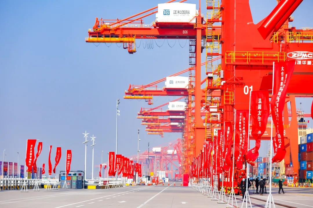 內河港口年吞吐量破700萬標箱，怎么做到的？ 