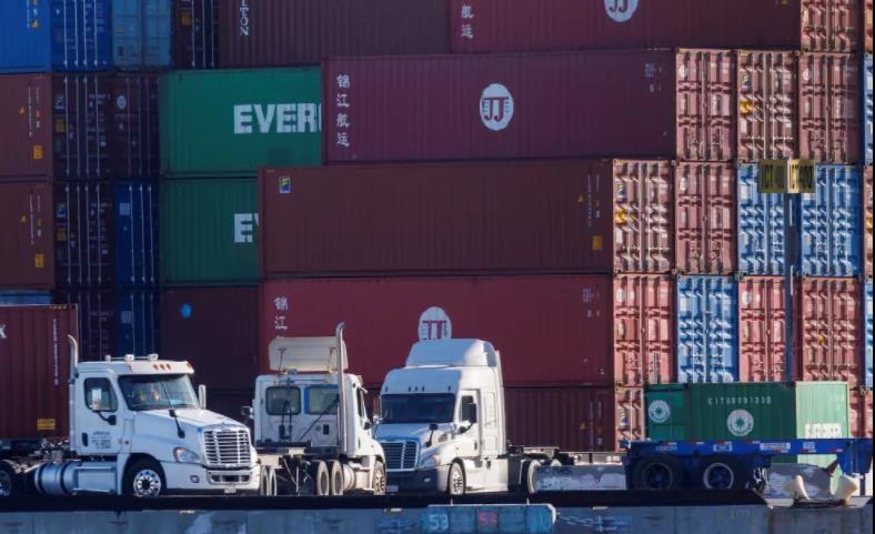 奧密克戎變種正加劇卡車司機和海員短缺,或進一步加重供應鏈混亂